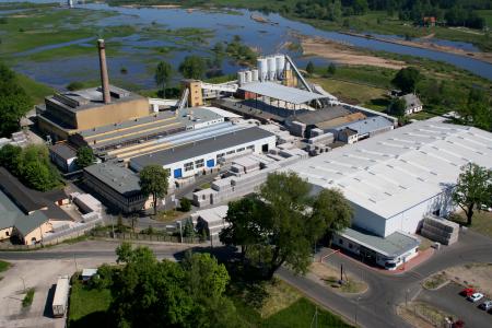 The project concerns the refurbishement / modernization of two glass container manufacturing plants in Western Poland