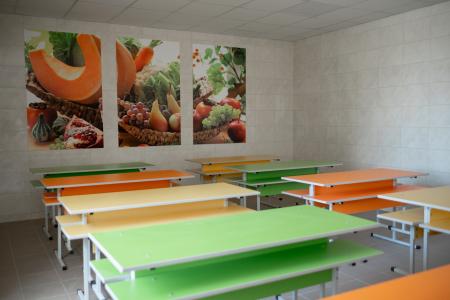 Ukraine: School in Pryvovchanske reopens after major overhaul supported by EU bank