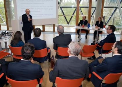 The Portuguese Minister of Foreign Affairs, Mr. Augusto Santos Silva, visited the Bank today, 19 April 2016, meeting President Hoyer, Vice-President Escolano and EIB colleagues working in OPS PT and JU IBE.