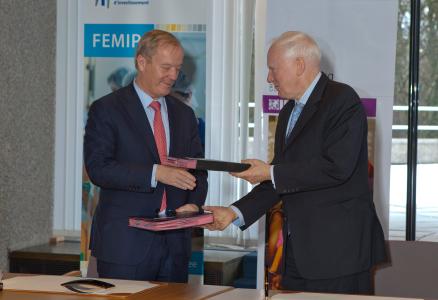 From left to right:Mr Thunell, Chief Executive Officer IFCMr Philippe Maystadt, President of the EIB