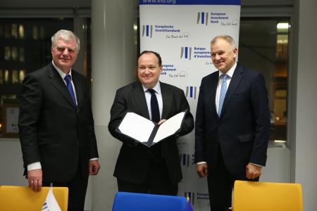 Investment Plan for Europe: EIB grants financing to pharmaceutical company AMW