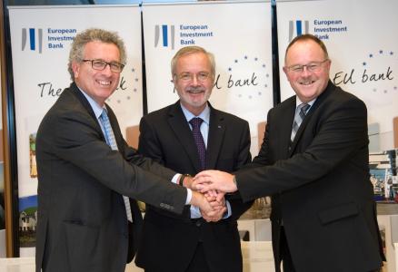 from left to right: Luxembourg Finance Minister Pierre Gramegna, Werner Hoyer, EIB President and Development and Cooperation Minister Romain Schneider