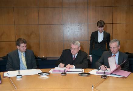 Dr Zsolt HALÁSZ – Director MFB, Mr Lászlό BARANYAY, MFB Chief Executive Officer and Mr Wilhelm MOLTERER, Vice President of the EIB