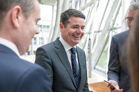 Two days of discussions were led by Irish Finance Minister Michael Noonan, Minister for Public Expenditure and Reform, Paschal Donohoe and Vice President Andrew McDowell. The meeting brought together senior officials from government, the EIB’s financing and advisory teams and the European Investment Fund. Interview pictures of both Irish ministers and our Vice-President Andrew McDowell