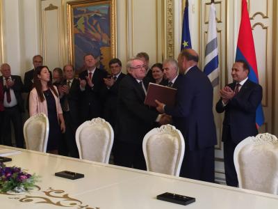 from left to right: Mr László Baranyay, EIB Vice-president, and Mr Gagak Khachatryan, Minister of Finance of Armenia