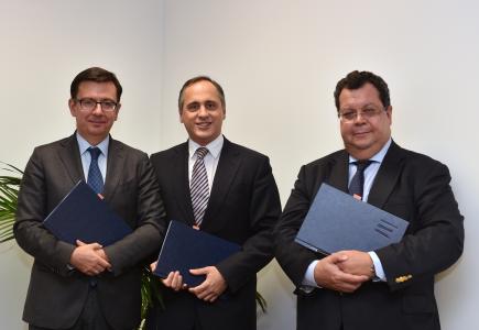 EIB Vice-President Román Escolano and Millennium bcp’s CFO Miguel Bragança