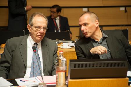 from left to right: Mr Pier Carlo Padoan, Minister of Economy and Finance of Italy, and Mr Yanis Varoufakis, Minister of Finance of Greece