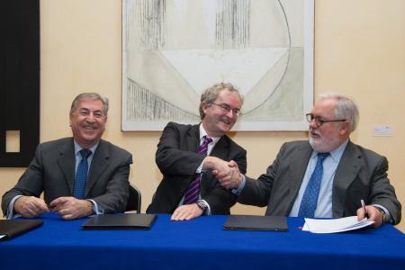 Karmenu Vella, European Commissioner for Environment, Maritime Affairs and Fisheries, Jonathan Taylor, European Investment Bank Vice President responsible for climate action and energy, Miguel Arias Cañete, European Commissioner for Climate Action and Energy