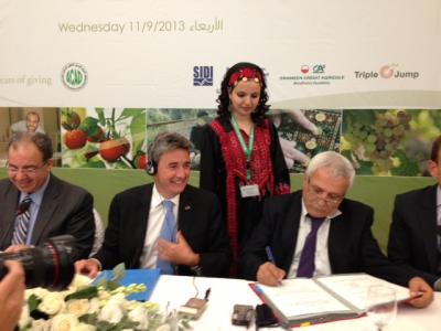 EIB Vice-President Philippe de Fontaine Vive and Hasib Nashashibi, Chairman of the Board of ACAD