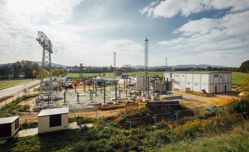 EIB supports SachsenEnergie grid expansion with €400 million for the future of energy access in eastern Saxony 