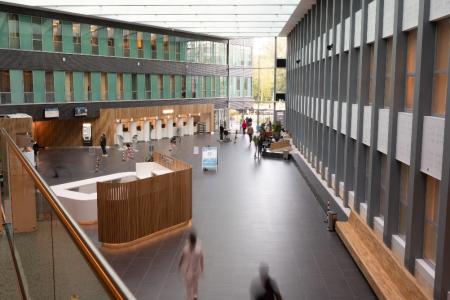 The new central hall of the Alrijne Hospital in Leiderdorp, which features a robot-controlled pharmacy, will be finished in early 2022