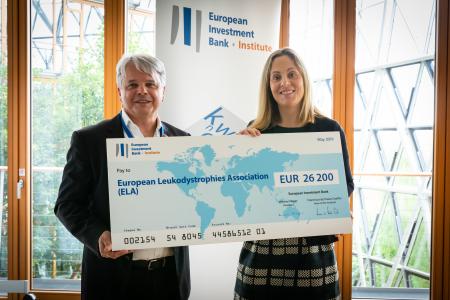 EIB Vice-President, Emma Navarro hosts the check ceremony for the European Leukodystrophy Association (ELA)