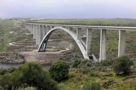 El BEI financia con 890 millones de euros la línea ferroviaria de alta velocidad entre Madrid y Extremadura