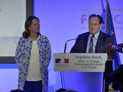 Ségolène Royal, Minister for the Environment, Sustainable Development and Energy, at a signing ceremony with the European Investment Bank (EIB) at COP 21 in the presence of EIB Vice-President Ambroise Fayolle.