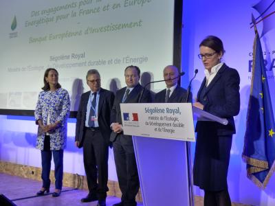 Ségolène Royal, Minister for the Environment, Sustainable Development and Energy, at a signing ceremony with the European Investment Bank (EIB) at COP 21 in the presence of EIB Vice-President Ambroise Fayolle.