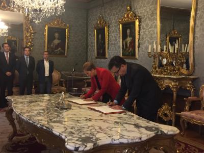 From left to right: President of the Government of Navarra U. Barcos and EIB Vice-President R. Escolano