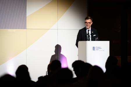 European Microfinance Award 2022 - The European Microfinance Award 2022 highlights organisations working in financial inclusion that aim to understand and meet women’s challenges and aspirations in order to go beyond traditional gender outreach strategies.