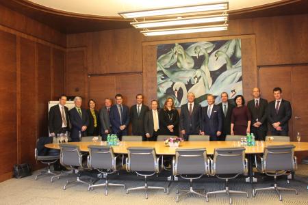 EIB renews cooperation with Komerční Banka to support SMEs and Mid-Caps investing in youth employment in the Czech Republic