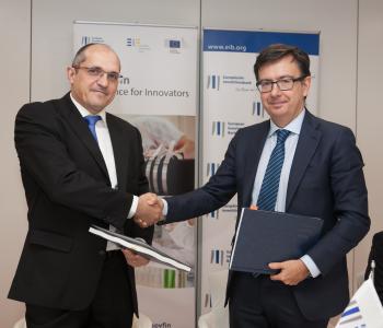 Ingeteam’s CEO Javier Ojeda and EIB Vice-President Román Escolano