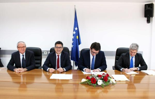 >@EIB