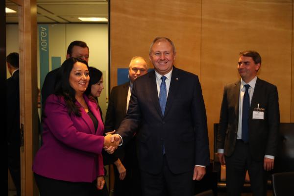 >@EIB