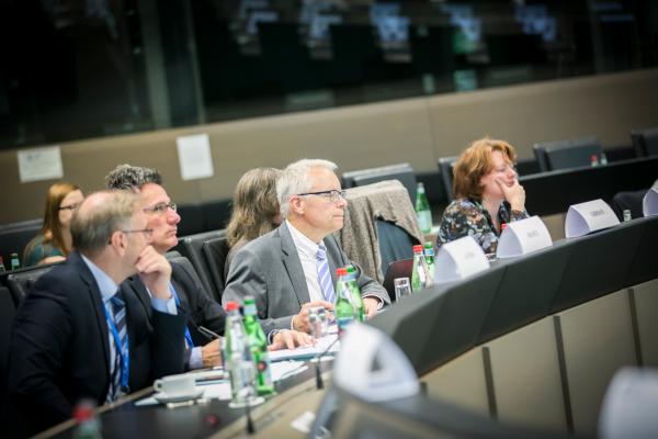 >@EIB/EIB