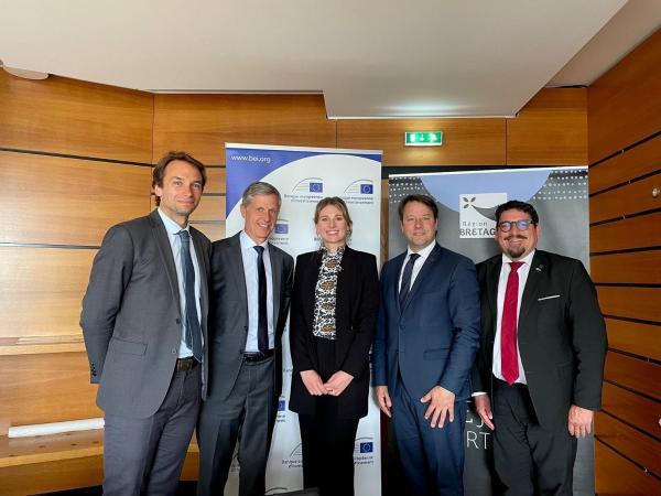 >@EIB