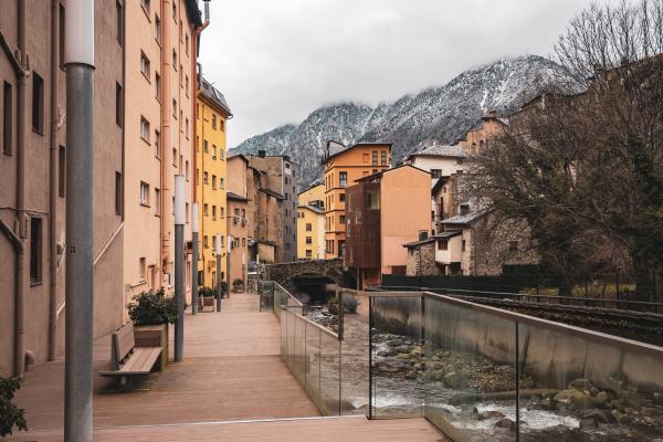 >@Joshua Theophile/Unsplash