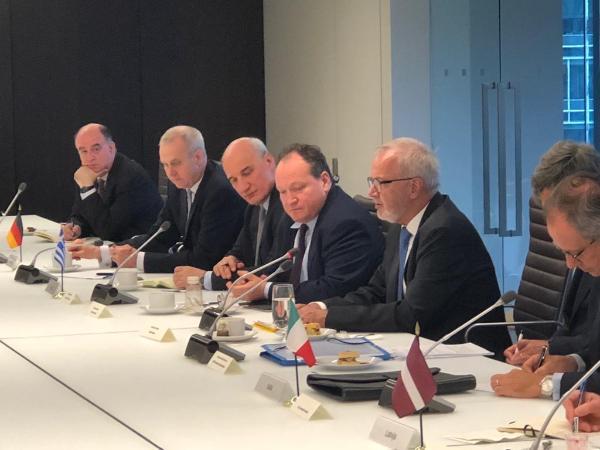 >@EIB