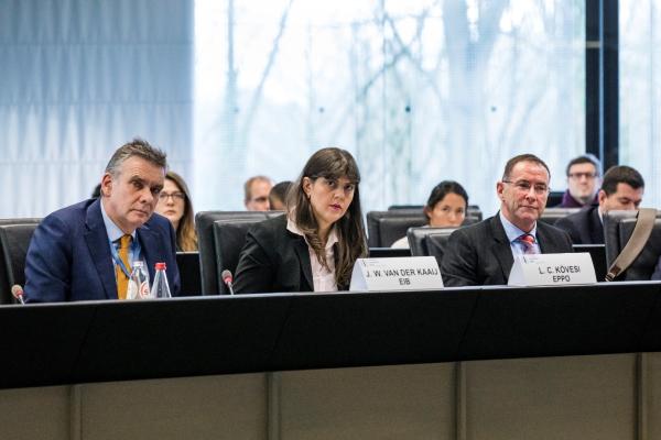 >@EIB