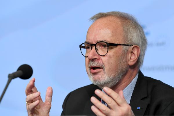 >@EIB