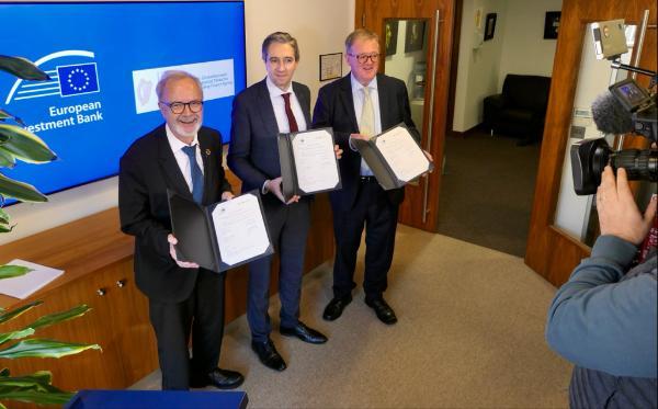 >@EIB