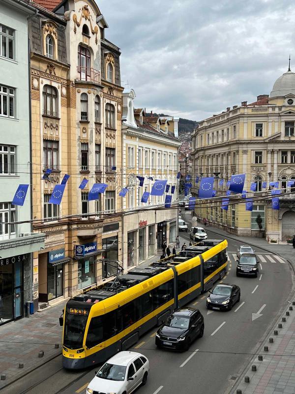 >@EIB