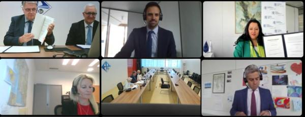 >@EIB