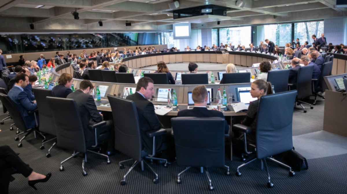 >@EIB