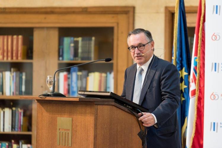 Croatia - Investment and investment finance