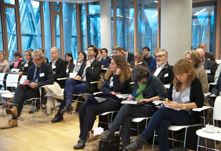 President Hoyer addresses Brussels correspondents at the EIB