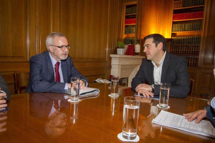 EIB signs EUR 285 million loans to support energy projects in Greece