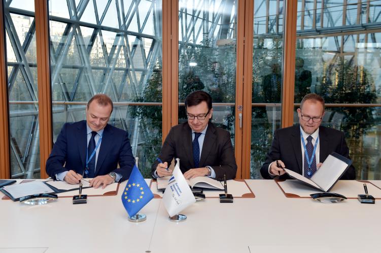 EIB signs a EUR 50m  Juncker Plan  loan with the Municipality of Las Palmas, Gran Canaria, and Guaguas for new bus rapid transit infrastructure