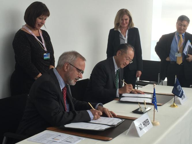 EIB and World Bank join forces with new agreement to support Ukraine
