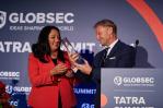 EIB Group wins European Award for global fight against COVID-19 