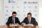 From left to right: EIB Vice-President R. Escolano and A. Vila, President of MicroBank