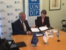 from left to right: Mr Werner Hoyer, President of the EIB, and Ms Helen Clark, UNDP Administrator