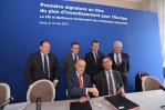 Pierre Luigi Gilibert, Directeur FEI et Nicolas Dufourcq, Directeur Général BPIFrance (assis)
 Ambroise Fayolle, Vice-Président de la BEI, Carlos Moedas, Commissaire européen chargé de la recherche, des sciences et de l'innovation , Emmanuel Macron, Ministre de l'Économie et des Finances, Pierre-René Lemas, Directeur Général de la Caisse des Dépôts (debout)