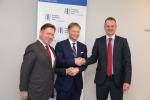 From left to right: Mr. Gerry Byrne, Chairman of Bank Zachodni WBK S.A. Supervisory Board, EIB Vice-President Vazil Hudák and Mr Michał Gajewski, President of Board Management, Bank Zachodni WBK S.A.