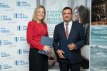 From left to right: EIB Vice-President E. Navarro and President of Crédito Agrícola L. Pina

