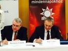 Mr László Baranyay, EIB Vice-President responsible for lending in Hungary and Mr Csaba Baji, Chairman and CEO of MVM