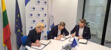 EIB Vilnius head of Office Virginija Gecaite and Klaipedos Vanduo’s CEO Benitas Jonikas