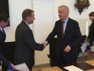 From left to right: EIB Vice-President Jan Vapaavuori and Olli Rehn, Minister of Economic Affairs of Finland.