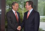 from left to right: Mr Charilaos G. Stavrakis, Minister of Finance and Mr Plutarchos Sakellaris, Vice President of the EIB